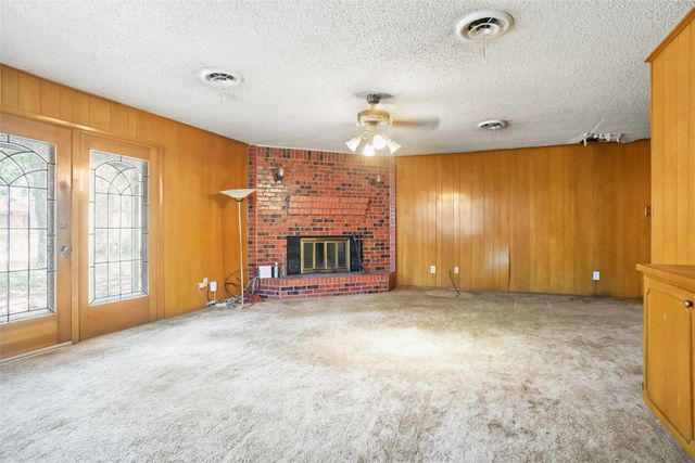 520 Circleview Drive S, Hurst, TX 76054