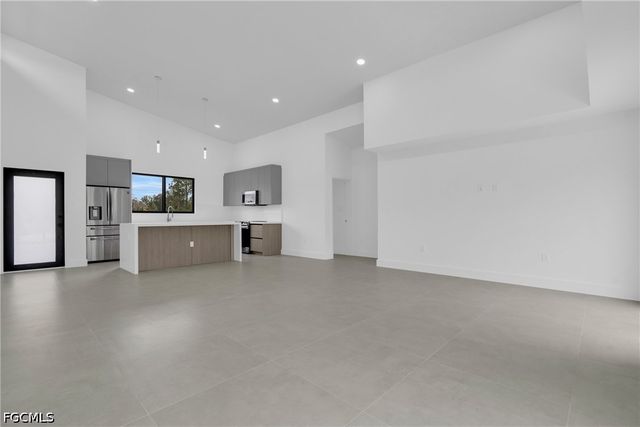 1009 State AVE, Lehigh Acres, FL 33972