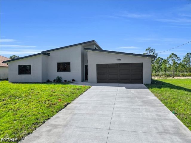 1009 State AVE, Lehigh Acres, FL 33972