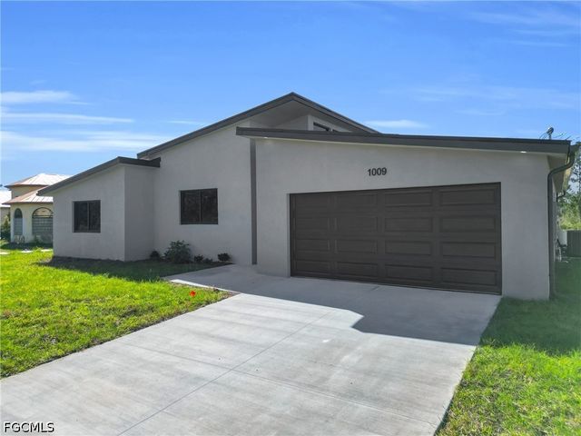 1009 State AVE, Lehigh Acres, FL 33972