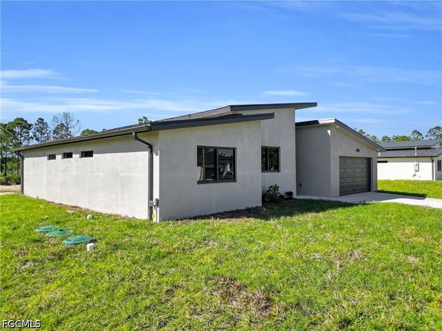 1009 State AVE, Lehigh Acres, FL 33972