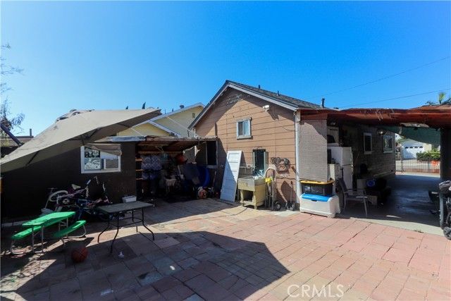 212 E Adams Street, Santa Ana, CA 92707