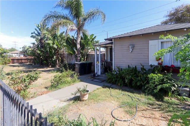 212 E Adams Street, Santa Ana, CA 92707