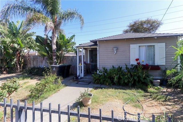 212 E Adams Street, Santa Ana, CA 92707