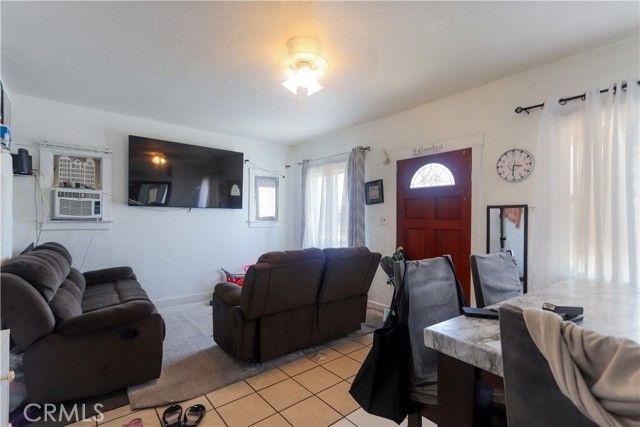 212 E Adams Street, Santa Ana, CA 92707