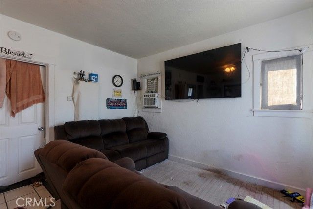 212 E Adams Street, Santa Ana, CA 92707