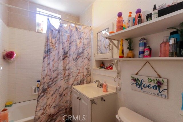 212 E Adams Street, Santa Ana, CA 92707