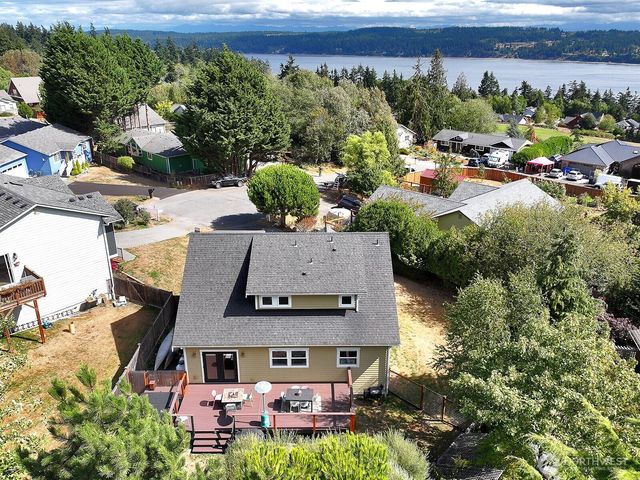 4876 Breezefair Road, Freeland, WA 98249