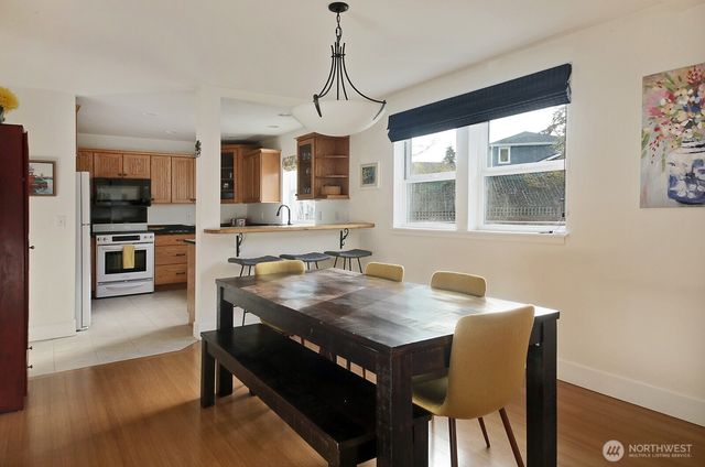 4876 Breezefair Road, Freeland, WA 98249