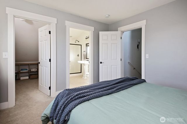 4876 Breezefair Road, Freeland, WA 98249