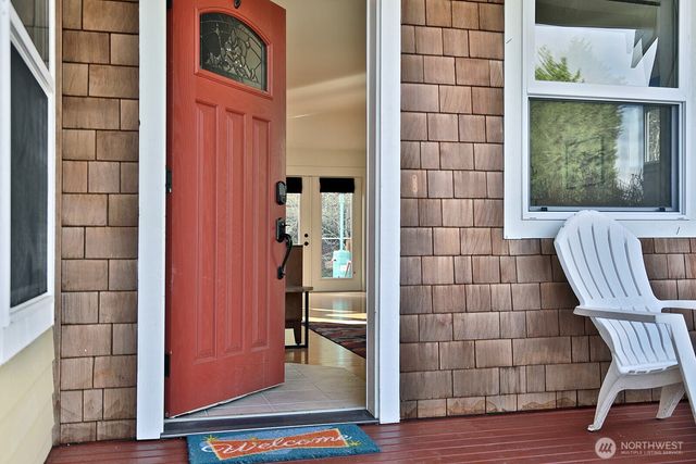 4876 Breezefair Road, Freeland, WA 98249