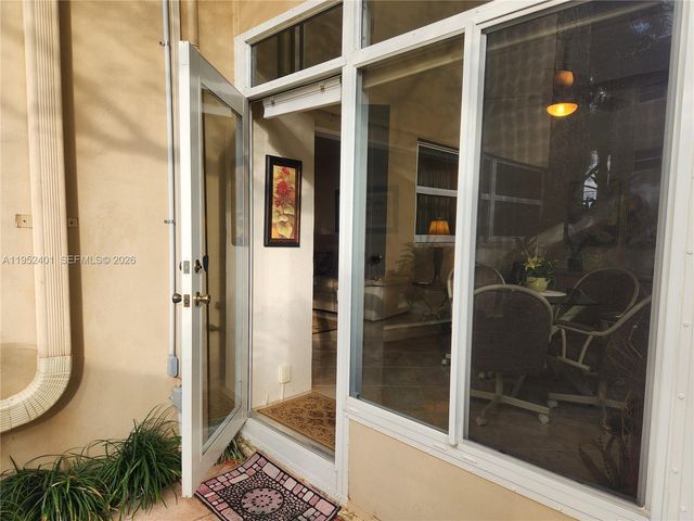 5100 NW 35th St 101, Lauderdale Lakes, FL 33319