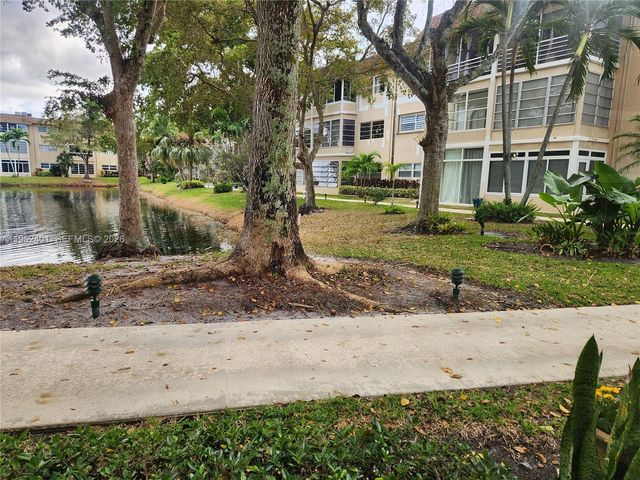 5100 NW 35th St 101, Lauderdale Lakes, FL 33319
