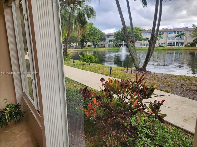 5100 NW 35th St 101, Lauderdale Lakes, FL 33319