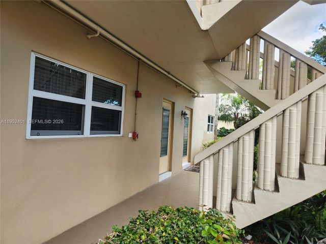 5100 NW 35th St 101, Lauderdale Lakes, FL 33319