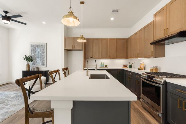 1142 W 16th Street, Houston, TX 77008