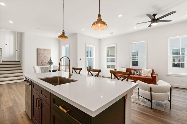 1142 W 16th Street, Houston, TX 77008