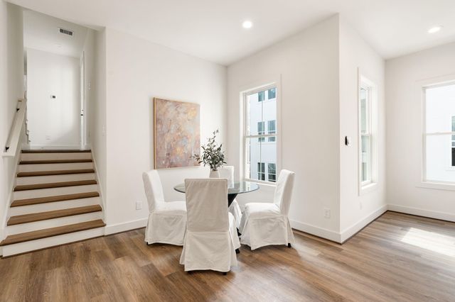 1142 W 16th Street, Houston, TX 77008