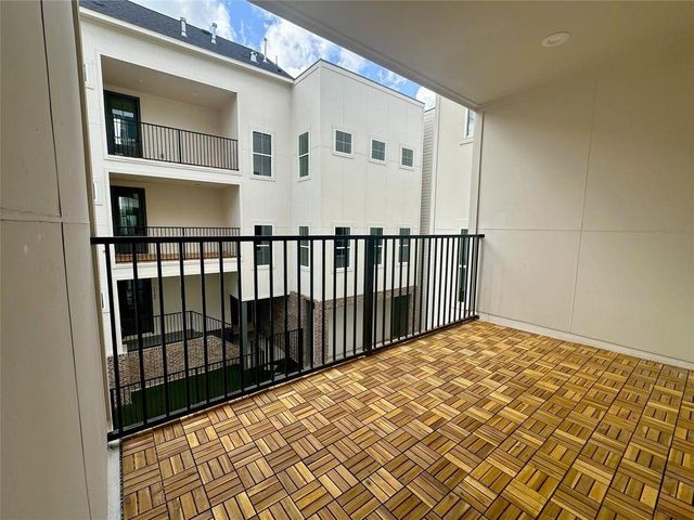 1142 W 16th Street, Houston, TX 77008