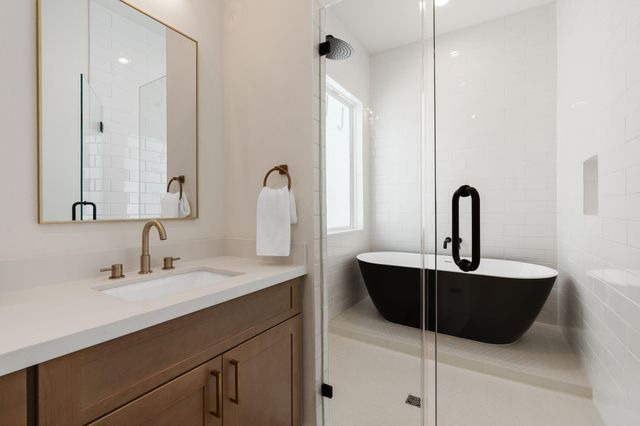 1142 W 16th Street, Houston, TX 77008