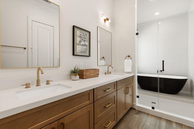 1142 W 16th Street, Houston, TX 77008