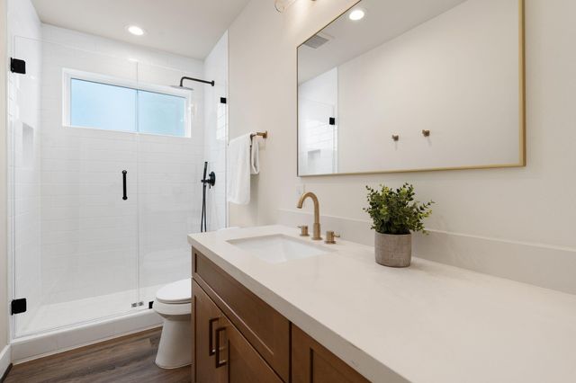 1142 W 16th Street, Houston, TX 77008