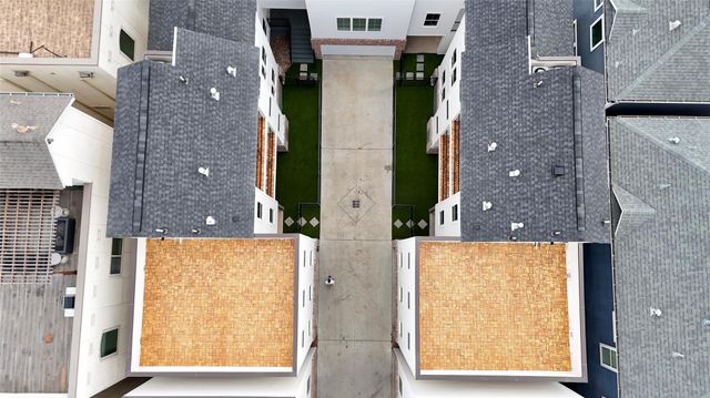 1142 W 16th Street, Houston, TX 77008