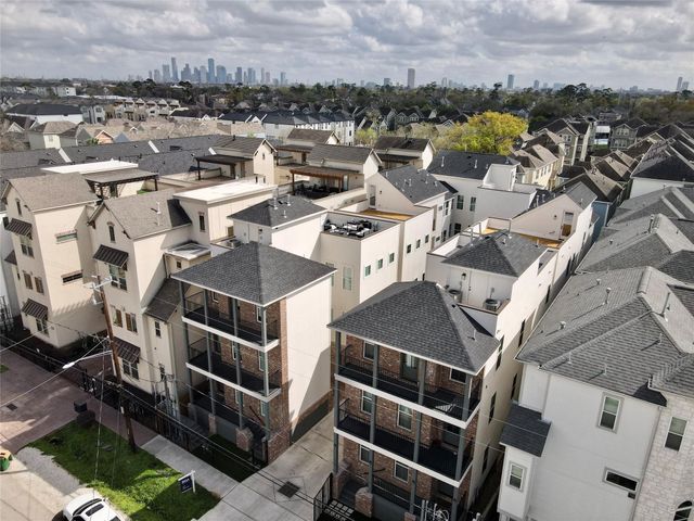 1142 W 16th Street, Houston, TX 77008