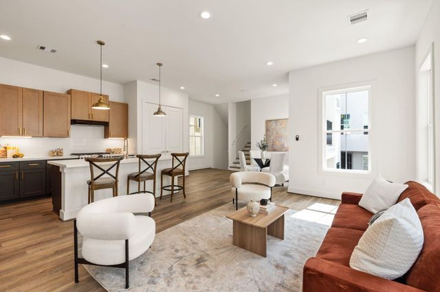 1142 W 16th Street, Houston, TX 77008