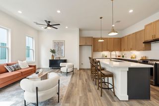 1142 W 16th Street, Houston, TX 77008