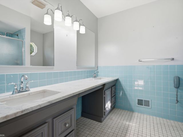 42424 Tessmer Drive, Sterling Heights, MI 48314