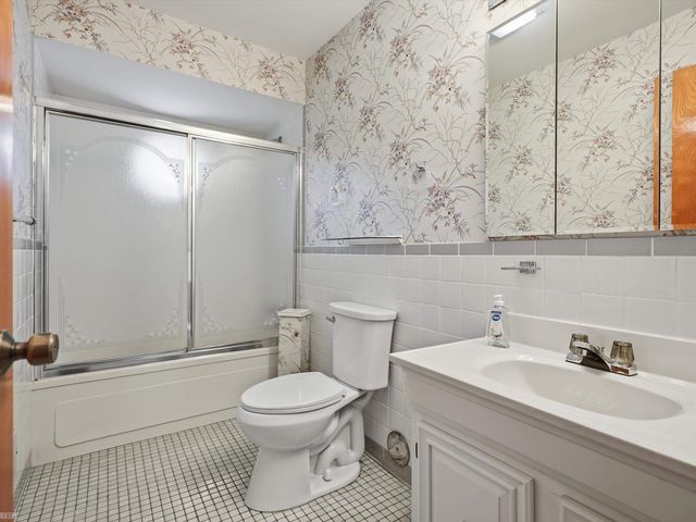 42424 Tessmer Drive, Sterling Heights, MI 48314