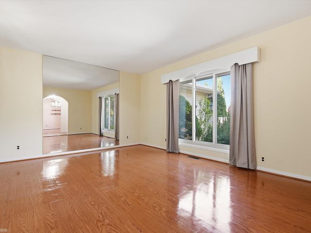 42424 Tessmer Drive, Sterling Heights, MI 48314