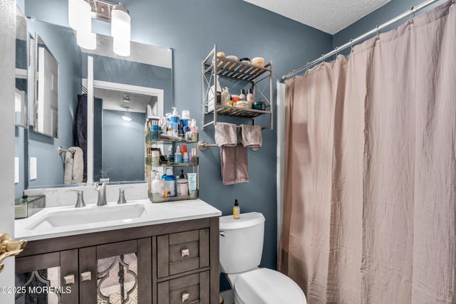 11 Madison Court, Tinton Falls, NJ 07712