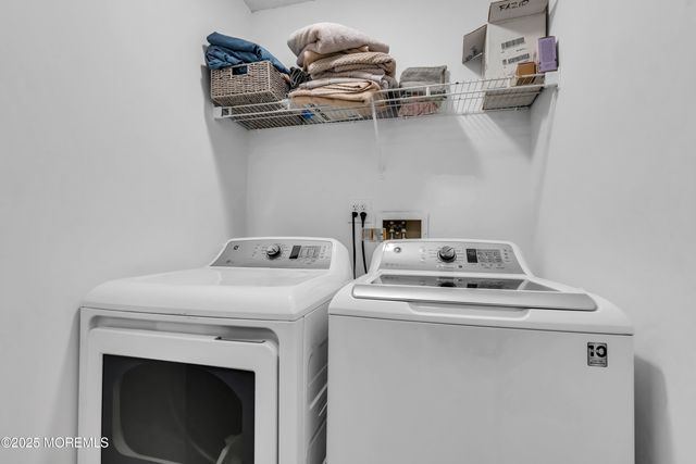 11 Madison Court, Tinton Falls, NJ 07712