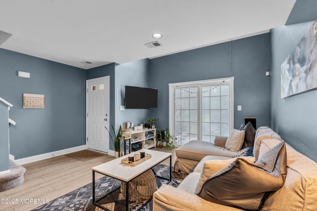 11 Madison Court, Tinton Falls, NJ 07712