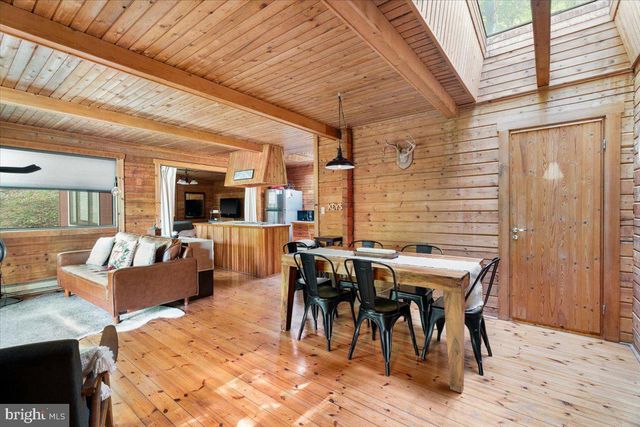 513 STRATON, Basye, VA 22810
