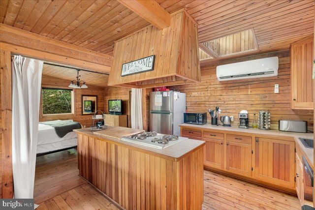 513 STRATON, Basye, VA 22810