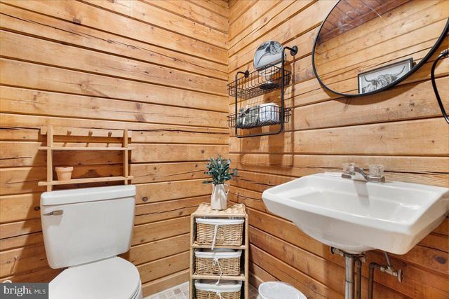 513 STRATON, Basye, VA 22810