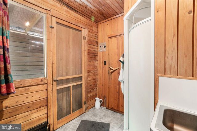 513 STRATON, Basye, VA 22810