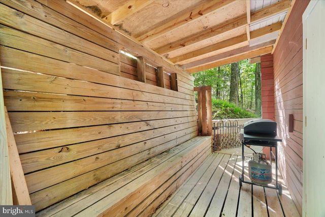 513 STRATON, Basye, VA 22810