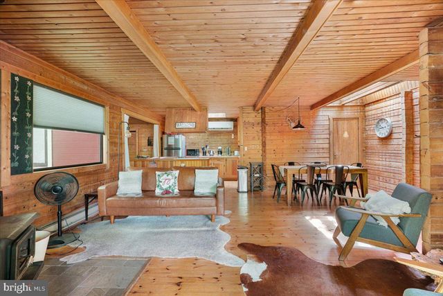 513 STRATON, Basye, VA 22810