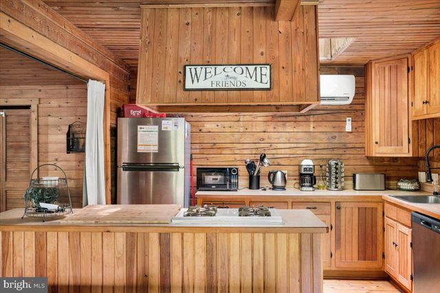 513 STRATON, Basye, VA 22810