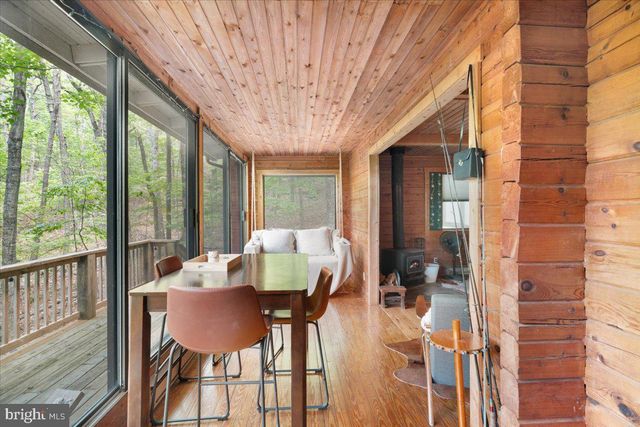 513 STRATON, Basye, VA 22810