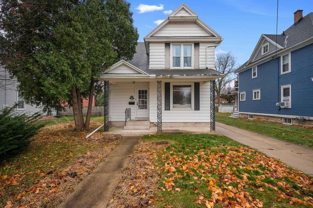309 4th Street, Beaver Dam, WI 53916