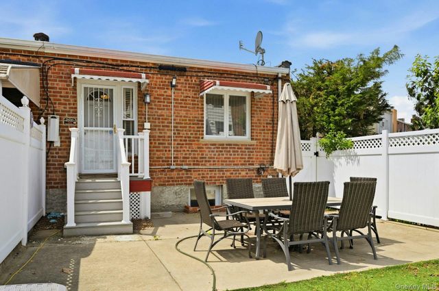 62-41 79th Street, Middle Village, NY 11379