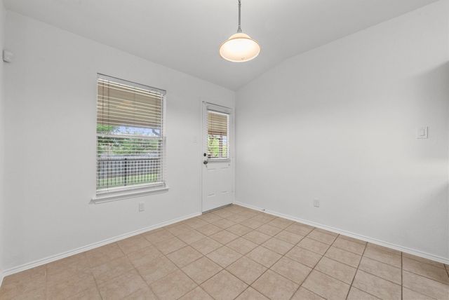 118 Camellia DR, Hutto, TX 78634