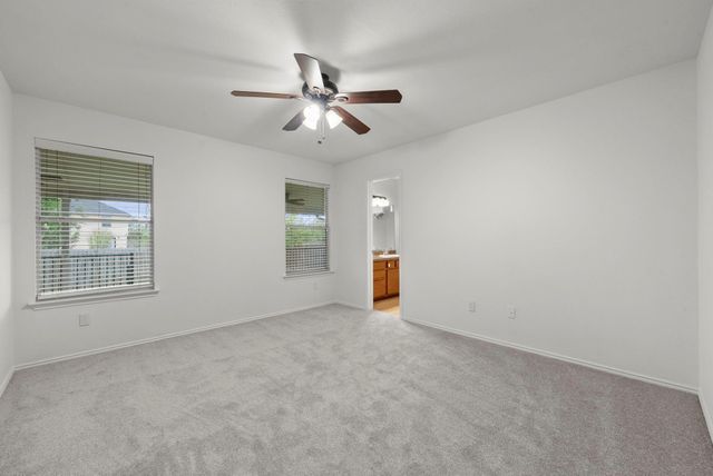 118 Camellia DR, Hutto, TX 78634