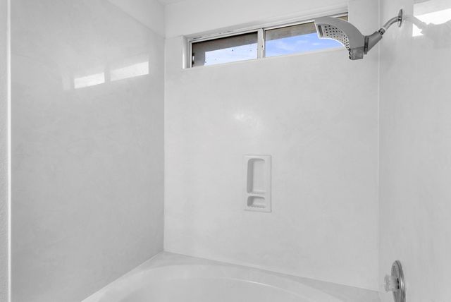 118 Camellia DR, Hutto, TX 78634