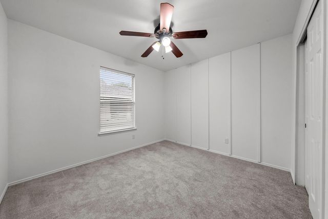 118 Camellia DR, Hutto, TX 78634